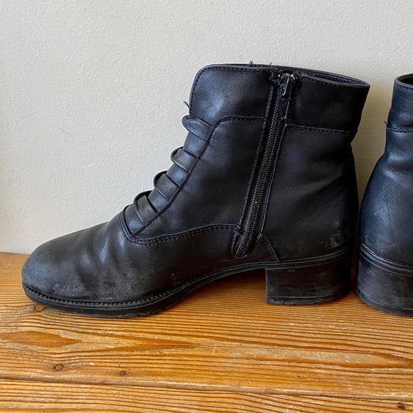 Naturalizer | Vintage Black Ankle Boots Made in Canada - Picture 3 of 8